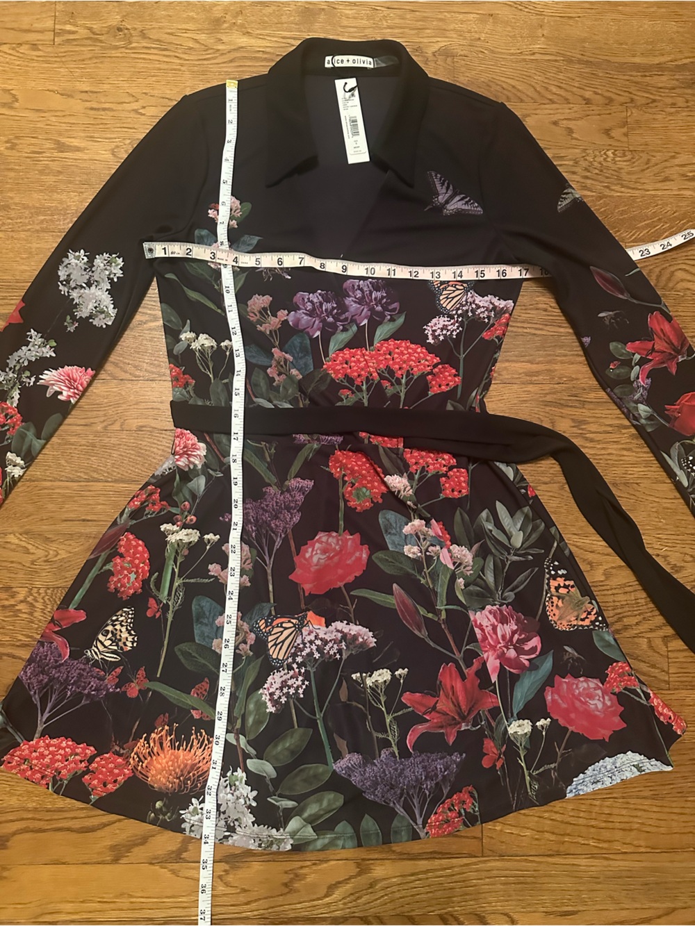 Alice + Olivia Millicent LS Flare Mini Dress NWT size 6 video - Picture 7 of 17